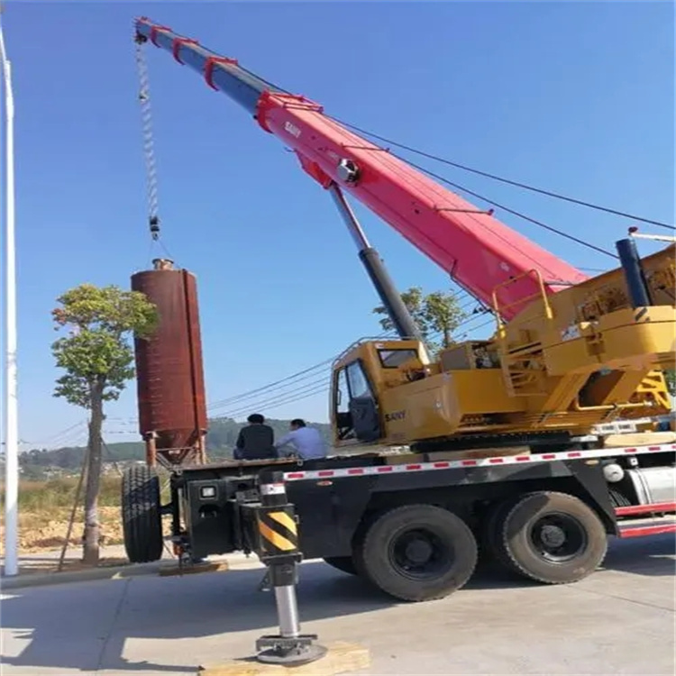 贡井专业吊车租赁多少钱