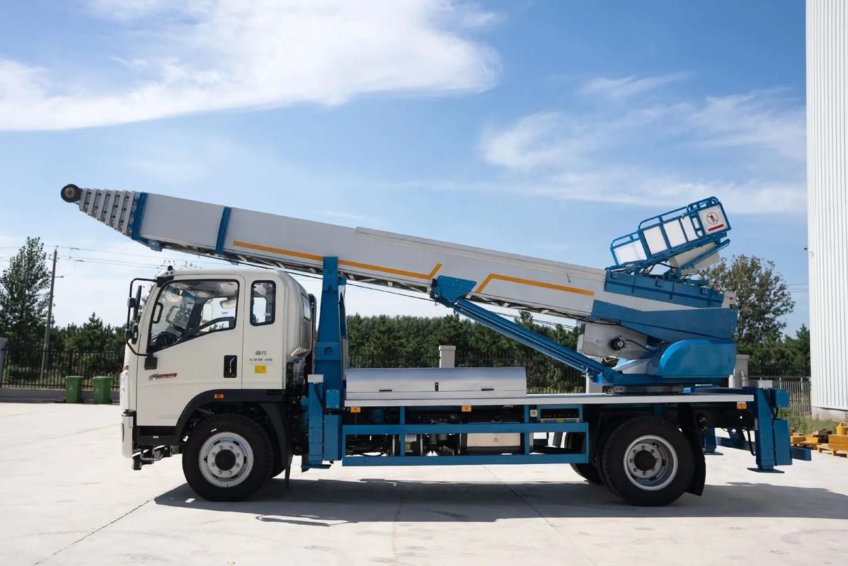 贡井云梯上料车租赁费用