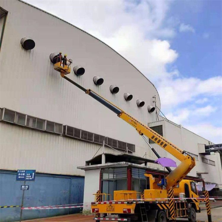 贡井高空作业车出租服务：专业广告牌安装解决方案