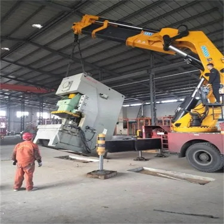 贡井80吨折臂吊车出租附近电话