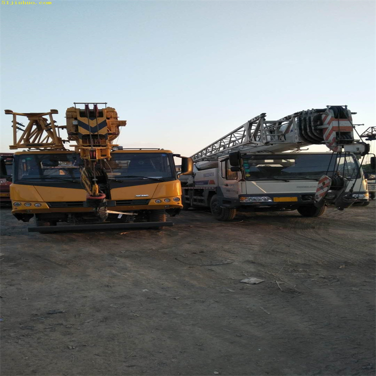 贡井吊车吊挖机正确办法